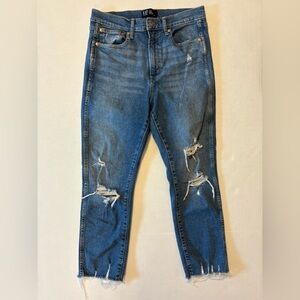 Gap Denim High Rise Vintage Slim distressed raw hem jeans size 8/29 short